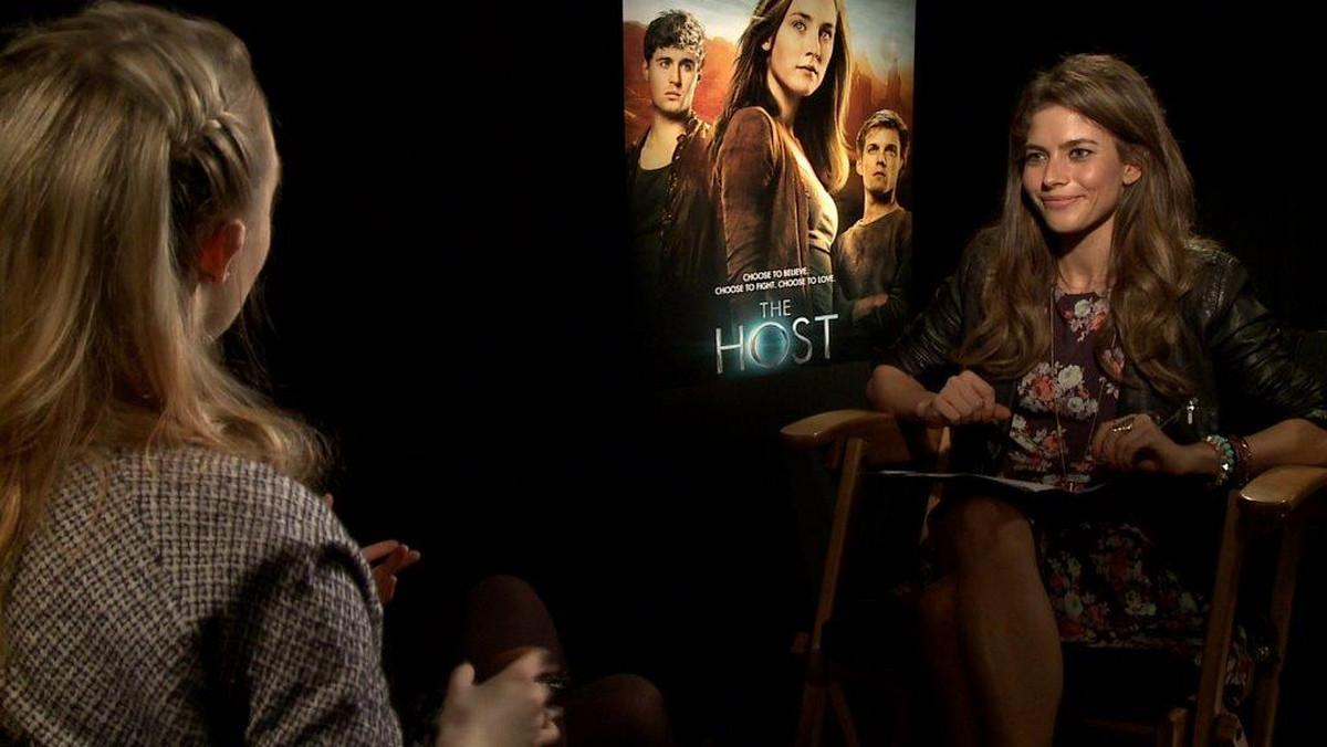 Weronika Rosati rozmawia z gwiazdami filmu "Intruz"