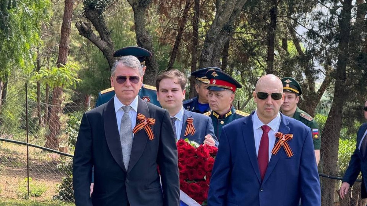 Gen. Siergiej Surowikin (po prawej) odnaleziony po latach w Algierze
