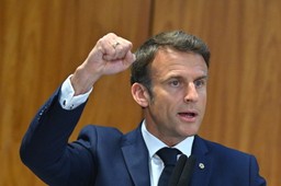 Francja dostarczy Ukrainie setki pojazdów opancerzonych