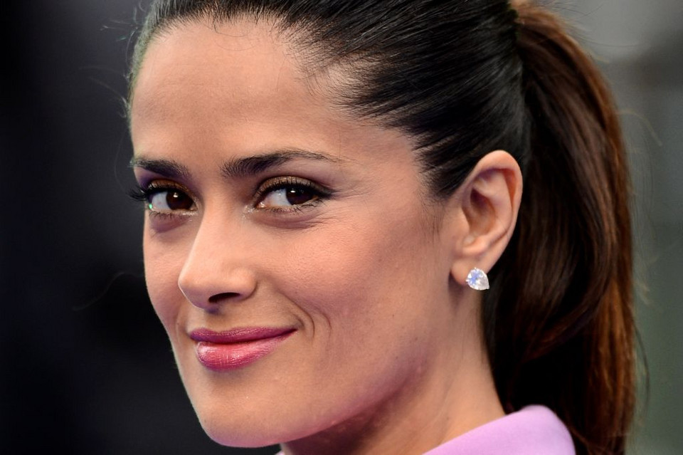 Liliowa Salma Hayek: wkrótce zagra z Penelope Cruz?