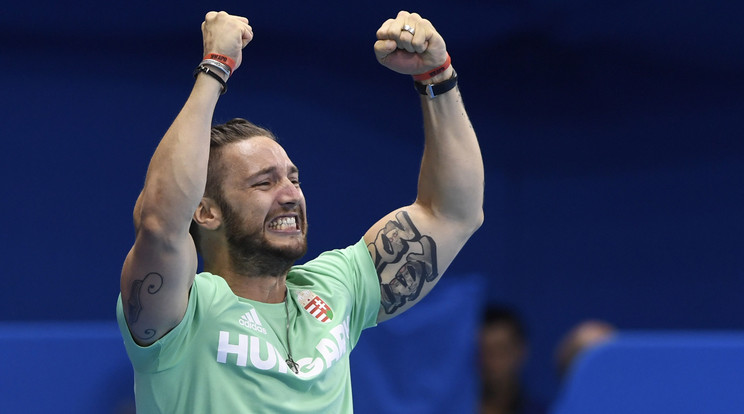 Shane Tusup még el is sírta magát Katinka döntője végén /Fotó: AFP