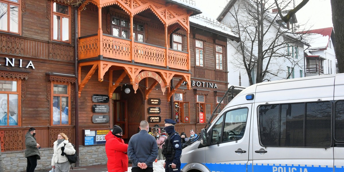 W okresie świąt i Nowego Roku uaktywniają się oszuści.