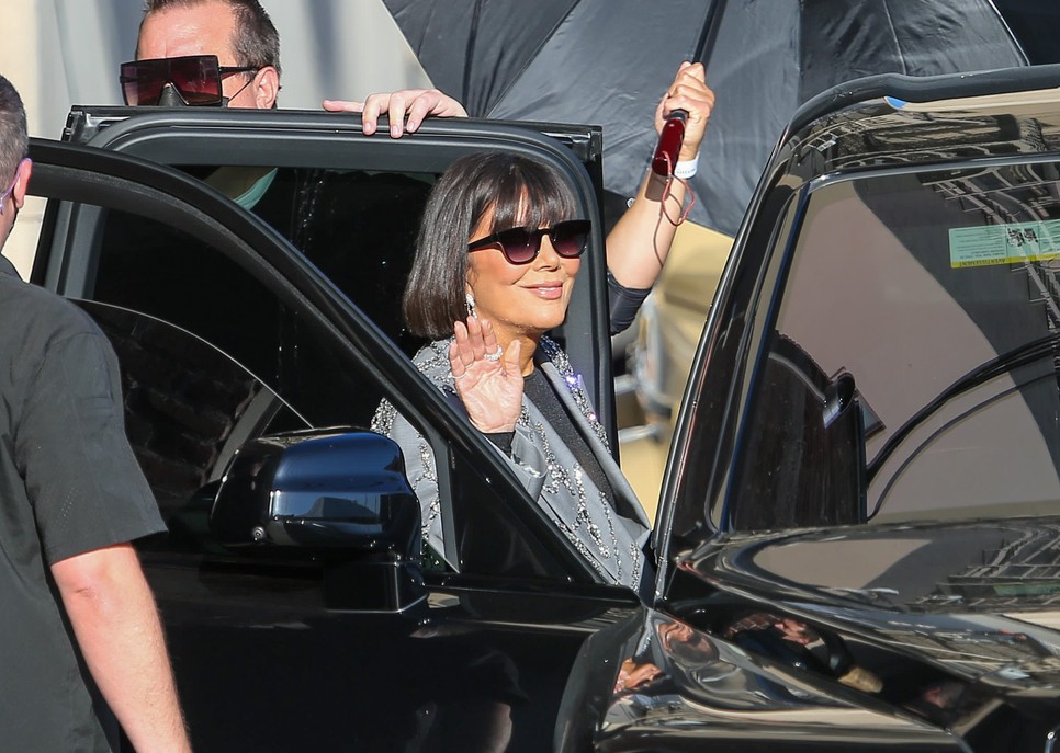 Viszlát, pixie: Kris Jenner évtizedek után frizurát váltott 