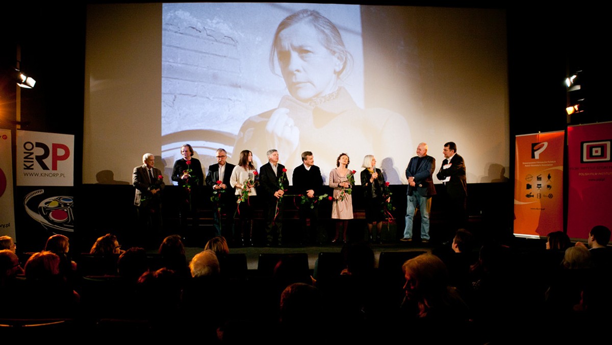 Dlaczego Franciszek Pieczka zbeształ sierżanta Ludowego Wojska Polskiego? Jak doszło do tego, że w stanie wojennym nie przerwano zdjęć do "Matki Królów"? Ile lat film Janusza Zaorskiego spędził jako "pułkownik" zanim trafił do kin w... jednej kopii? Premiera zrekonstruowanej cyfrowo "Matki Królów" odbyła się wczoraj w warszawskim kinie Kultura, należącym do Stowarzyszenia Filmowców Polskich.