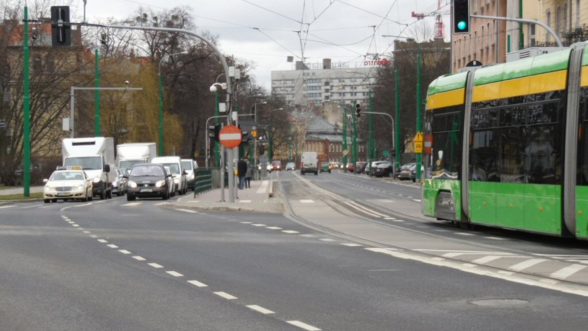 Politycy Platformy Obywatelskiej dogadali się z władzami Poznania. Na sporym fragmencie ul. Grunwaldzkiej wydzielone zostanie jedynie torowisko tramwajowe. Pomiędzy rondem Jeziorańskiego a ul. Roosevelta nie będzie drogi rowerowej, która miała powstać kosztem jednego pasa dla samochodów.