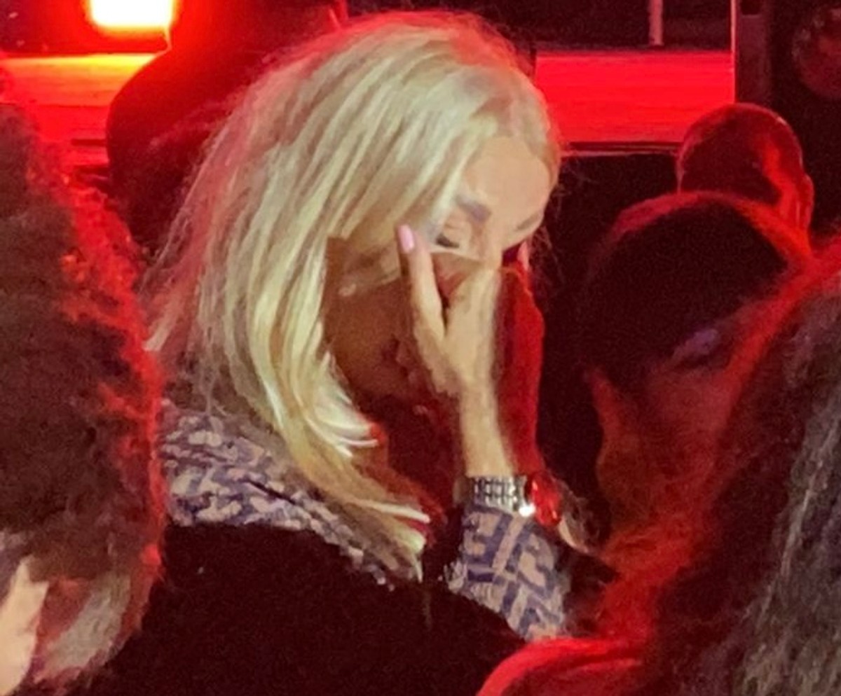 Majka Tee Tairović plače na koncertu