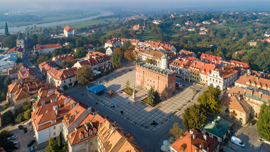 Sandomierscy radni przyjęli apel w obronie praw kobiet. Reakcja rzecznika diecezji