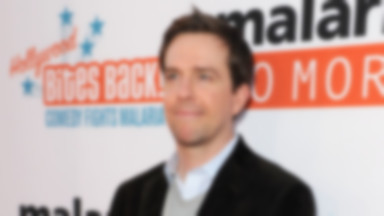 Ed Helms w remake'u "W krzywym zwierciadle: Wakacje"