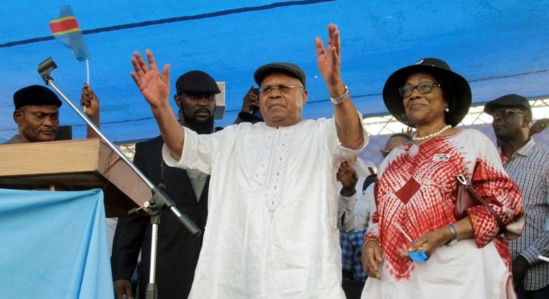 Congolese opposition leader Etienne Tshisekedi, flanked by his wife Marthe, attend a political rally in the Democratic Republic of Congo's capital Kinshasa, July 31, 2016. 