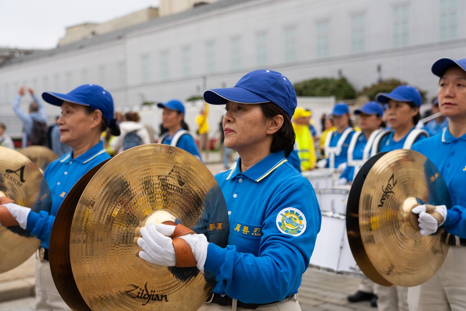 Marsz Falun Gong w Warszawie