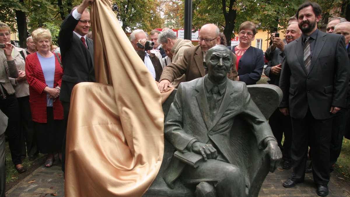 Ściana Pamięci ku czci dawnych żydowskich mieszkańców wzniesiona została w Biłgoraju. Będzie przypominała o nieistniejącej społeczności, która żyła tu przez kilkaset lat.