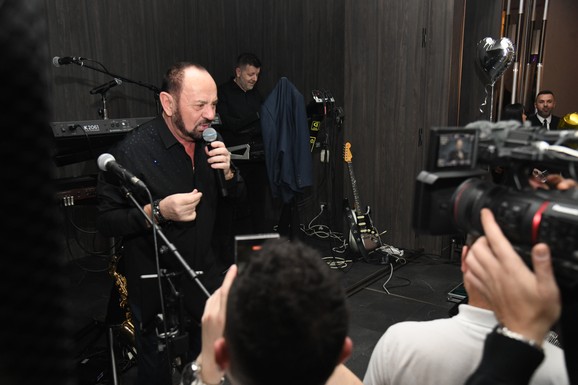 "U EVROPI JE POSAO PAO, MORA CENA DA SE KORIGUJE" Folker o krizi na estradi: "Mnogo klubova je zatvoreno"