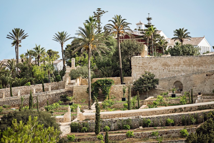 In den Terrassengärten des «Santa Ponsa Fontenille» wächst Permakultur-Gemüse.