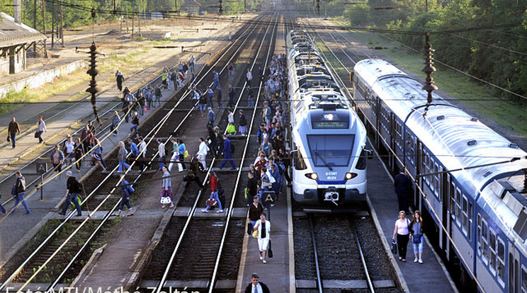 Változik a menetrend a 70-es és 70-es vonalon pályakarbantartási munkák miatt. /Fotó: MTI, Máthé Zoltán