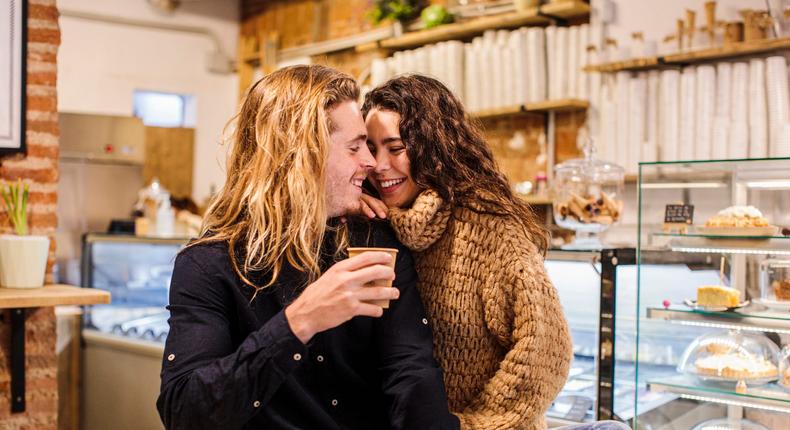 Gen Zers are increasingly going on sober dates, prioritizing authenticity and genuine connections.Lourdes  Balduque/Getty Images