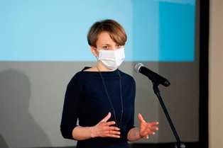 Emilewicz w "FT": Polska nie akceptuje finansowania odbudowy z systemu handlu emisjami