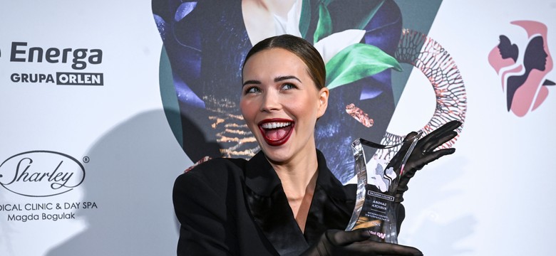 Sandra Kubicka obdarowała dziadka bardzo drogim prezentem. "Z wrażenia ledwo stoi" [WIDEO]