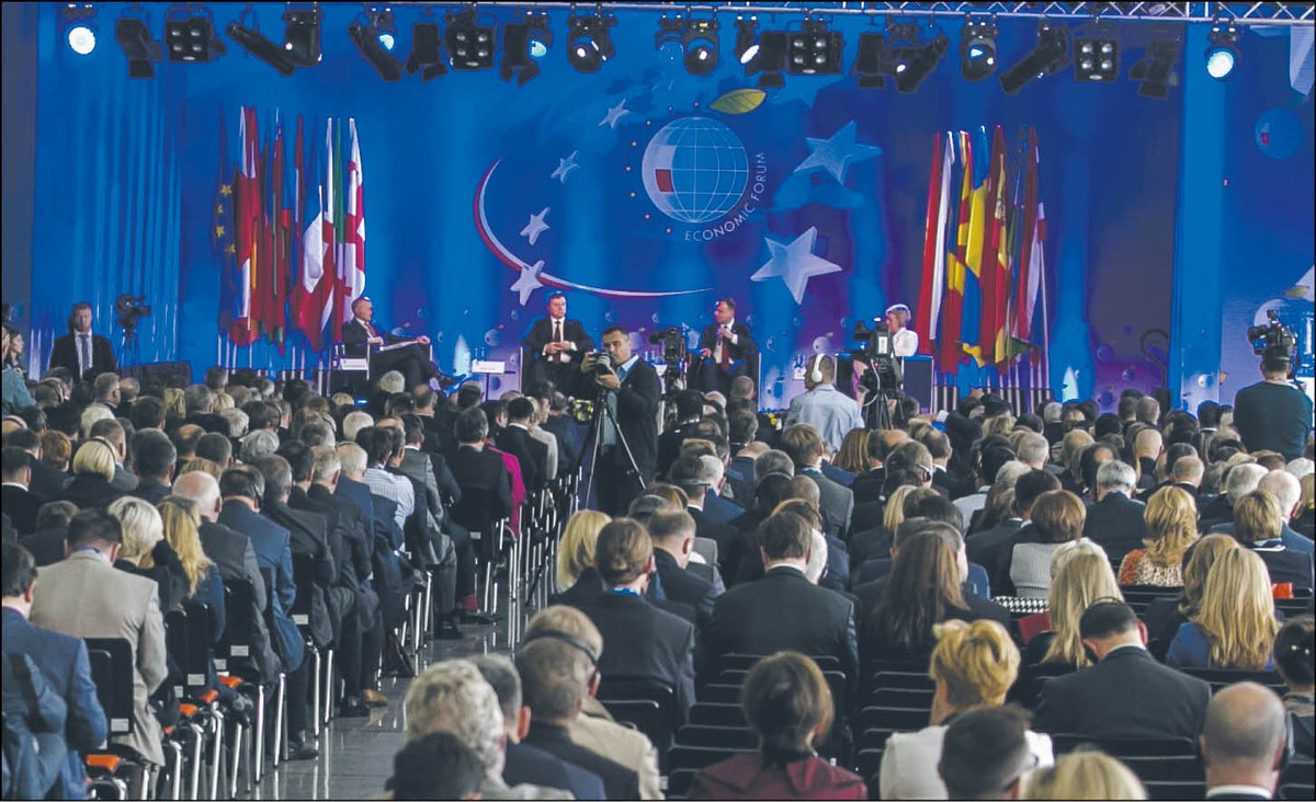 Zdjęcie z debaty na Forum Ekonomicznym w 2024 r.