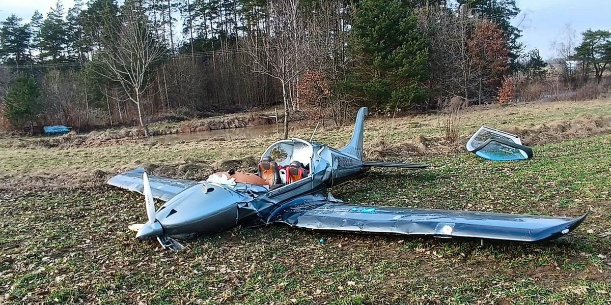 Kaplityny. Wypadek awionetki pod Olsztynem. Nie żyje jedna osoba.