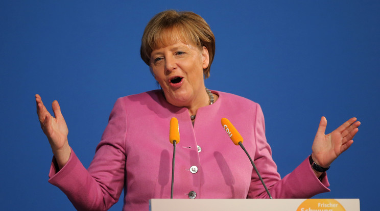 Rohamosan csökken Angela Merkel német kancellár népszerűsége / Fotó: AFP
