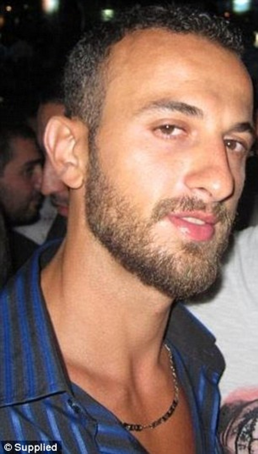 Džo Halil i njegova sestra Kristel navodno nasrtali makazama na služavku