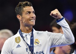 Cristiano Ronaldo o krok od Złotej Piłki. Jeśli ją zdobędzie, to zrówna się z Lionelem Messim