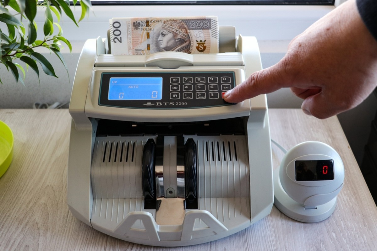 Saldo rachunku bieżącego Polski na dużym minusie. NBP publikuje nowe dane