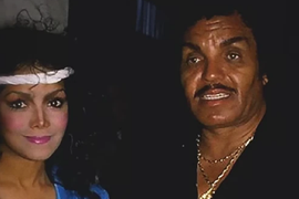 "Otac je dolazio u moj krevet i SILOVAO me, majka je SVE ZNALA! Ono što mu je GOVORILA pamtiću dok sam živa": Sestra Majkla Džeksona otkrila jezivu istinu o svojoj ČUVENOJ porodici - javnost zgranuta