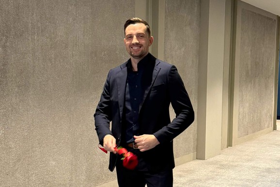 PEVAČ ODBIO PESMU OD KOJE JE MIRZA SELIMOVIĆ NAPRAVIO HIT Danas žali što nije njegova: "Kasno sam shvatio šta sam ispustio"