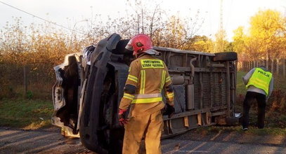 Zderzenie busów. Strażacy wycinali kobietę z auta. Liczyła się każda minuta