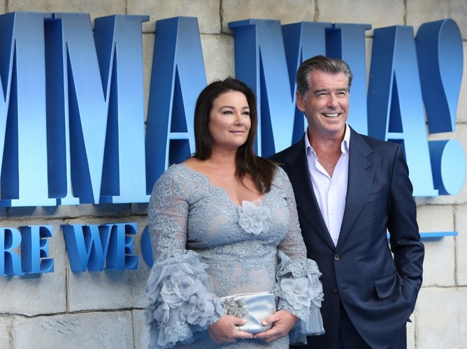 Keely Shaye Smith i Pierce Brosnan