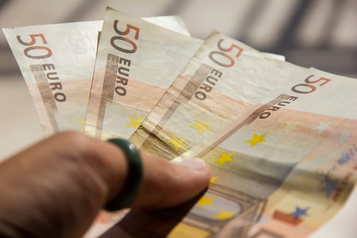 "Przyjmowanie euro to szaleństwo, wspólna waluta nie jest do utrzymania"