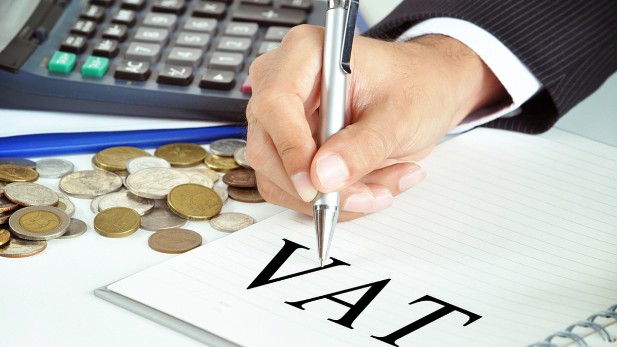Osiągnięcie maksymalnych efektów uszczelniania podatku VAT pozwoliłoby na dokonanie większej obniżki stawek podatku niż o 1 pkt proc. - ocenia wiceminister finansów Leszek Skiba.