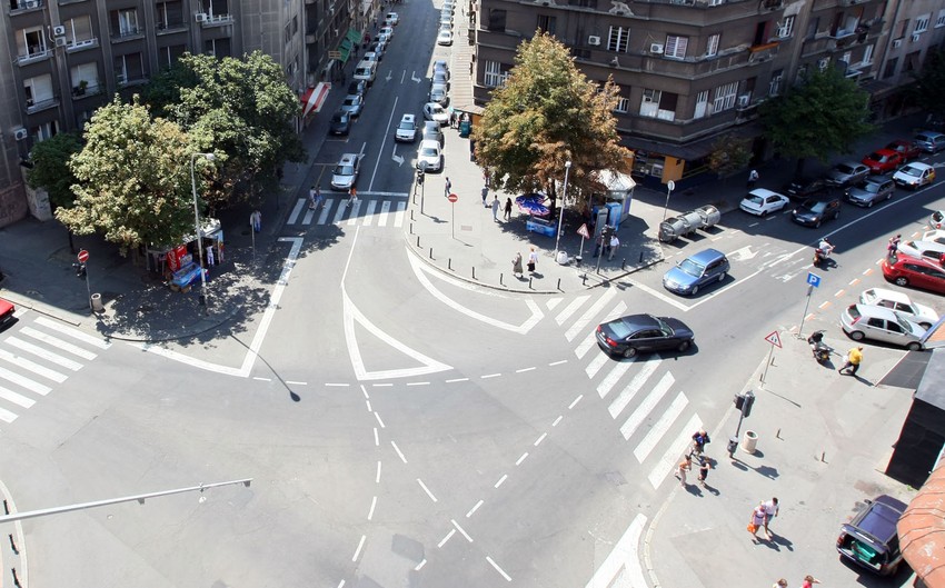 Raskrsnica Admirala Geprata i Balkanske: Mesto nekadašnje Kneževe kafane