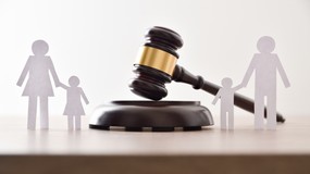 Czy w sądzie rodzinnym naprawdę wygrywają „narcyzi”? [opinia]
