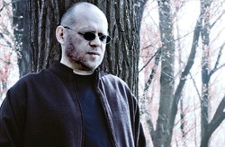 Adam Strug bez gęby wesołka