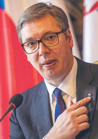 Vučić ze spokojem czeka na wyniki podwójnych wyborów w Serbii