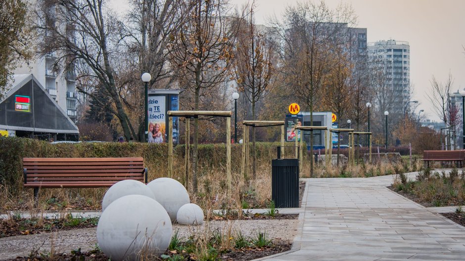 Nowy park w Warszawie. Powstał tuż przy stacji metra