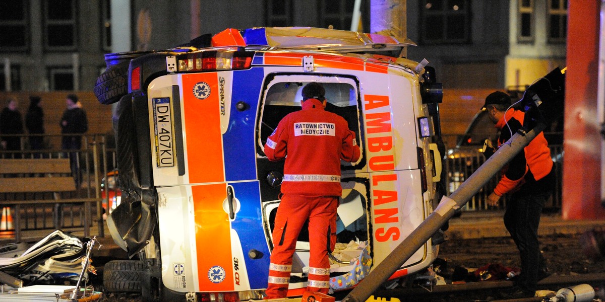 wypadek karetki we Wrocławiu