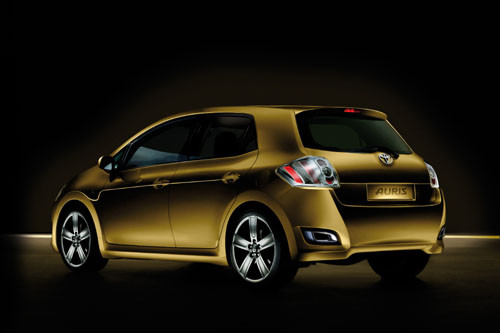 Toyota Auris - Przyszłość w złotym kolorze