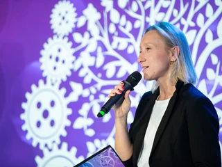 Katarzyna Dębek, zastępca redaktora naczelnego „Forbesa” podczas Forum Firm Rodzinnych w Krakowie