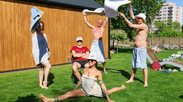 W ten jeden weekend strefa ciszy nie obowiązuje. To czas na zabawę i szaleństwo w towarzystwie pysznego jedzenia i rytuałów saunowych.