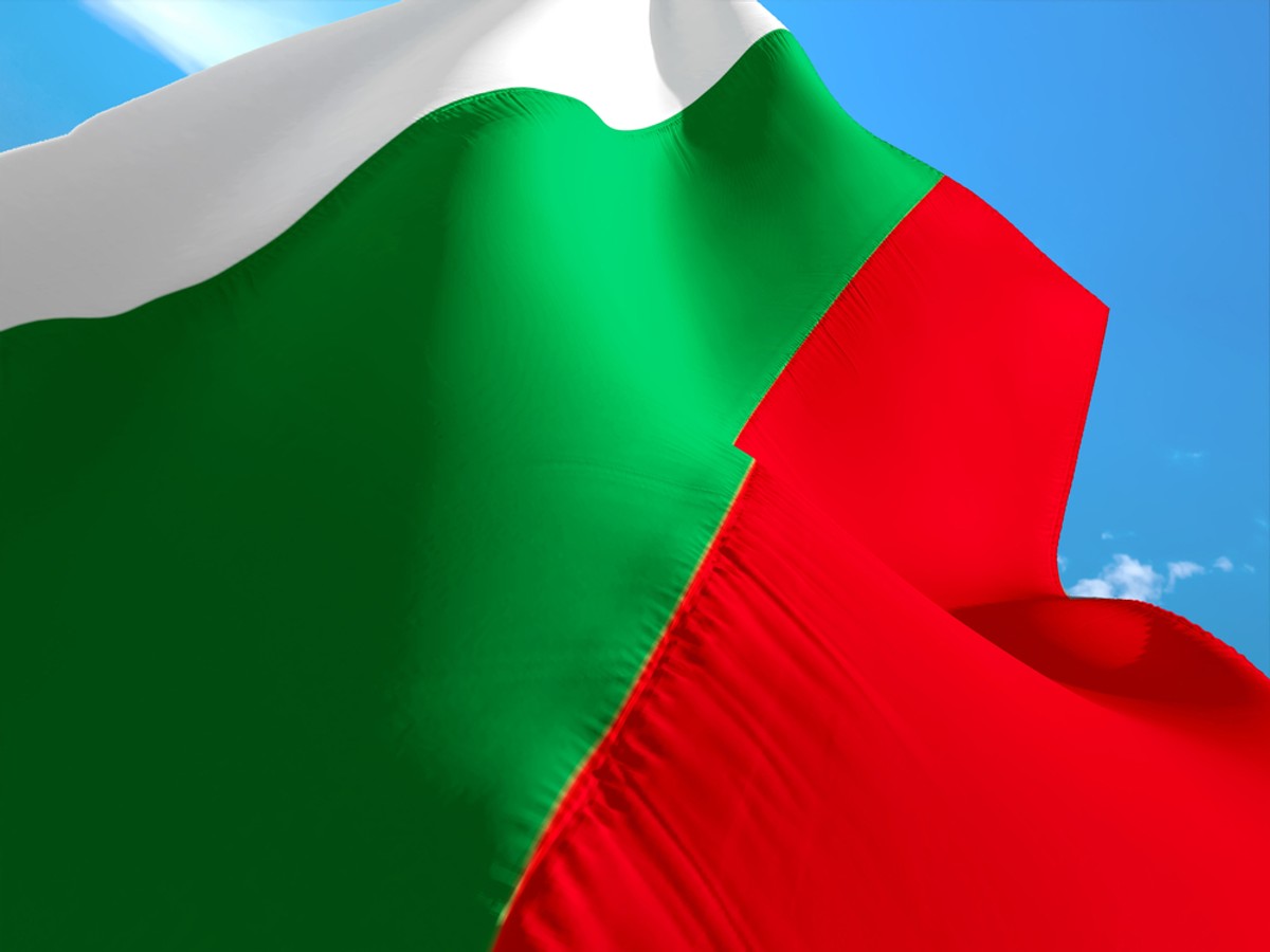 W trwających równolegle wyborach prezydenckich obecna głowa państwa Rumen Radew zdecydowanie wygrywa walkę o drugą kadencję