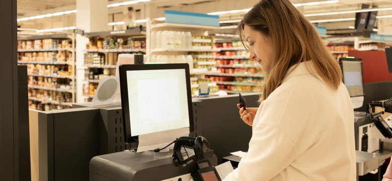 Kasa samoobsługowa to pułapka? Wydajemy przy niej o 40 proc. więcej