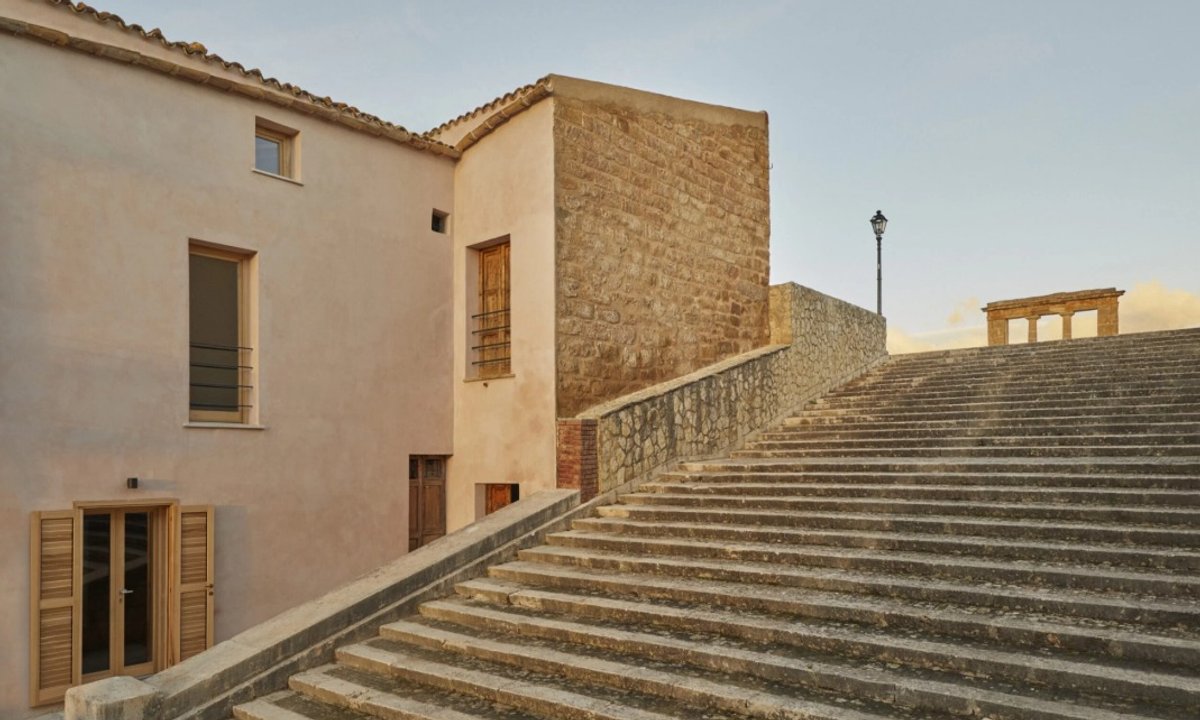 Ten dom na Sycylii kosztował 1 euro. Architekci zrobili z niego perełkę