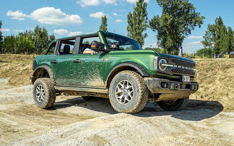 Ford Bronco: test na poligonie