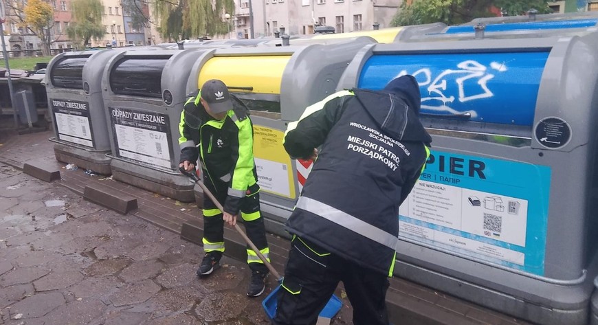 Od początku października Straż Miejska nałożyła 25 mandatów na łączną kwotę ponad 11 tys. zł na osoby odpowiedzialne za bałagan w otoczeniu śmietników. Większość ukaranych to pracownicy gastronomii. 