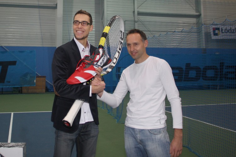 Janowicz dmuchał świeczki. Tenisista obchodził 22. urodziny