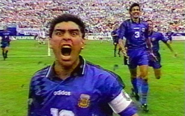 Szaleńczy wzrok Diego po zdobyciu bramki z Grecją w MŚ 1994