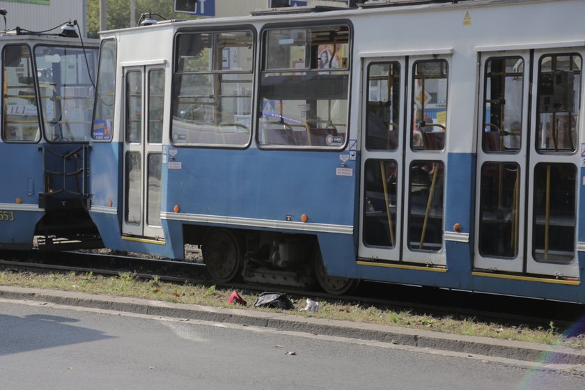 16-latek wpadł pod tramwaj na Hallera